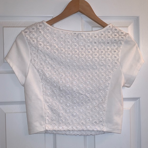White Pattern Crop Top - Picture 2 of 2